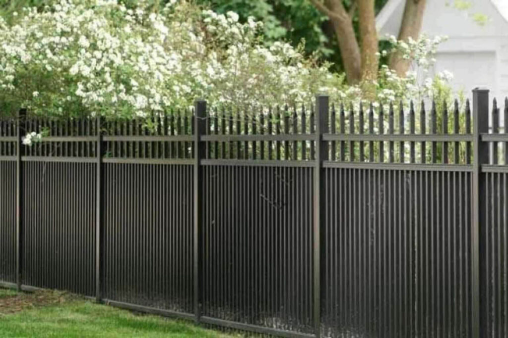 metal fence contractors near Fort Wayne