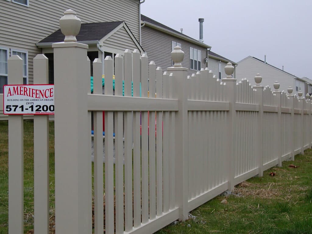 Cincinnati picket fence installation by Amerifence