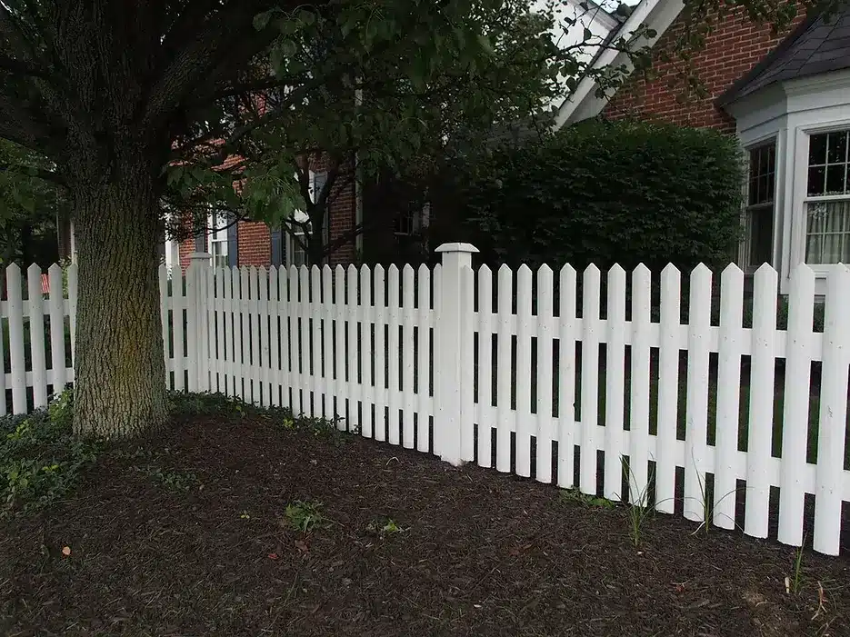 Amerifence provides fence maintenance contractors in Fort Wayne, IN, and beyond
