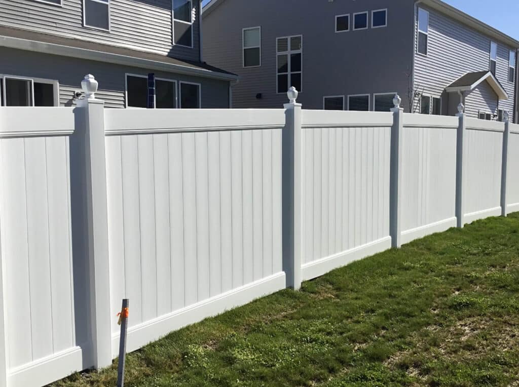 vinyl fence installation in Fort Wayne