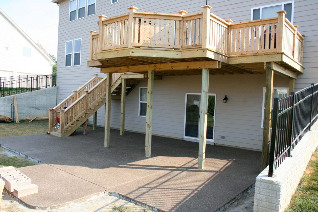 Cincinnati wood deck construction companies