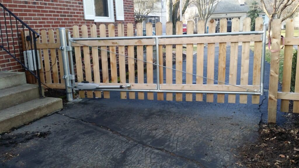 Fort Wayne company to install power driveway gates