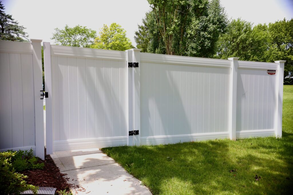 Privacy vinyl fencing company in Fort Wayne