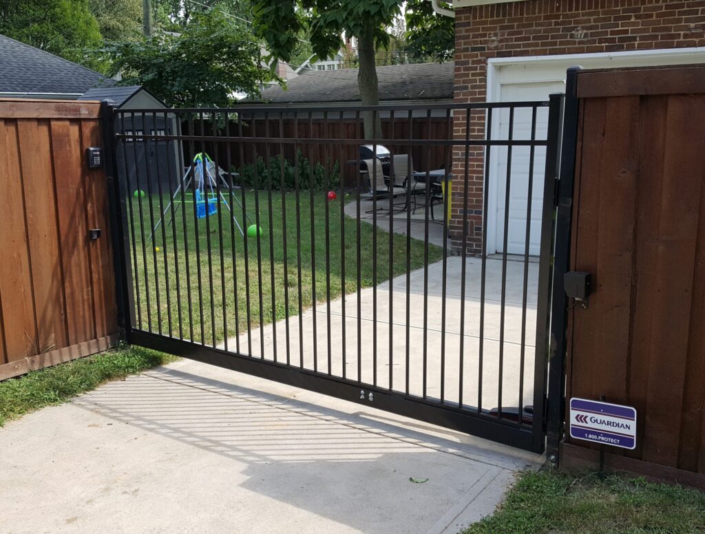 Custom aluminum fencing solutions around Fort Wayne, IN